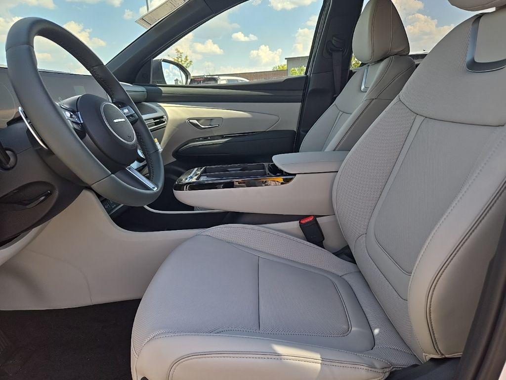 new 2025 Hyundai Tucson car, priced at $43,060
