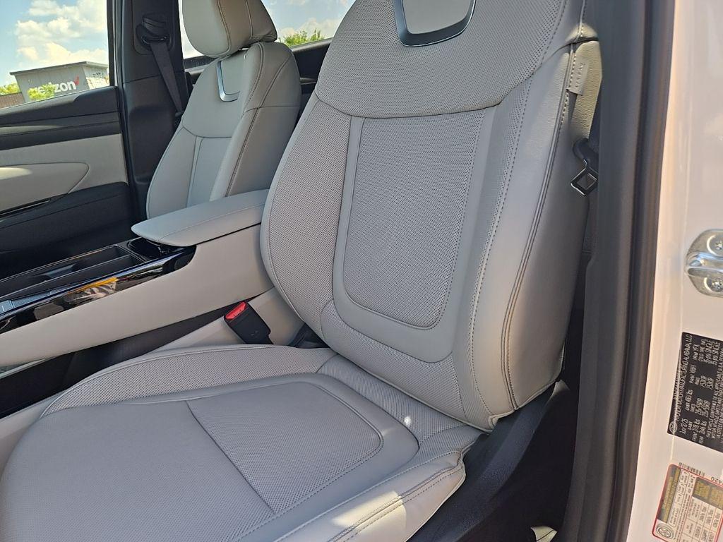 new 2025 Hyundai Tucson car, priced at $43,060
