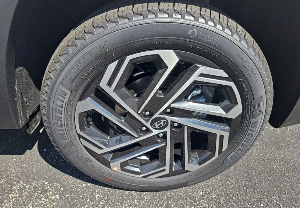 new 2025 Hyundai Tucson car, priced at $43,060