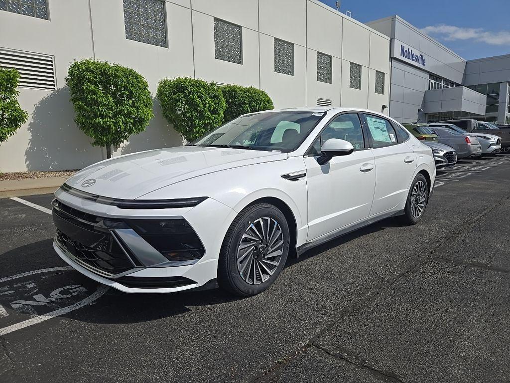 new 2025 Hyundai Sonata Hybrid car, priced at $33,510