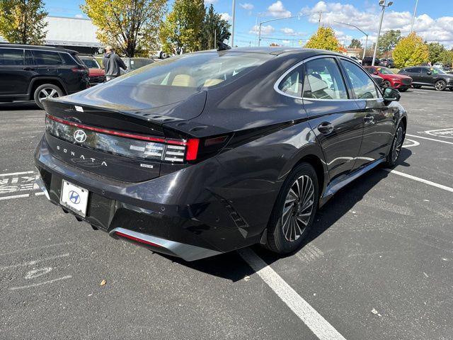 new 2025 Hyundai Sonata Hybrid car, priced at $39,260