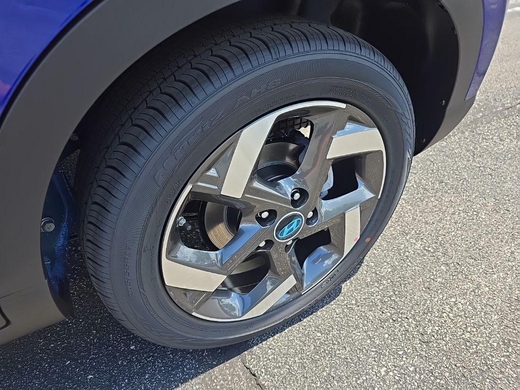 new 2025 Hyundai Venue car, priced at $25,565
