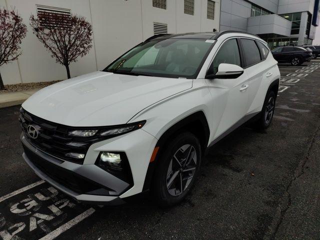 new 2025 Hyundai Tucson Hybrid car, priced at $38,650