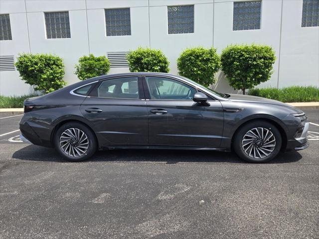 new 2025 Hyundai Sonata Hybrid car, priced at $39,455