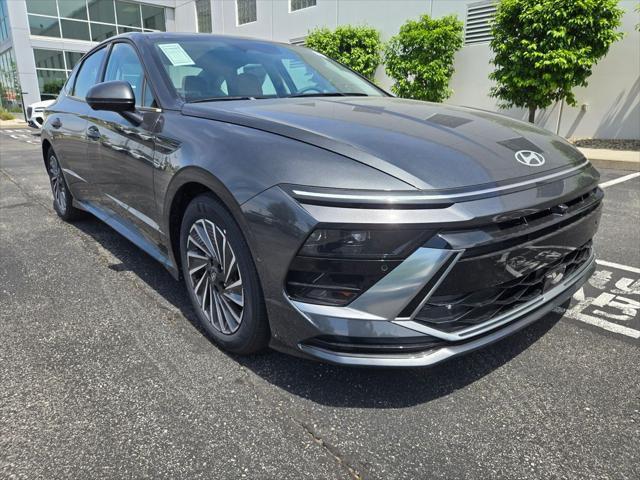 new 2025 Hyundai Sonata Hybrid car, priced at $39,455