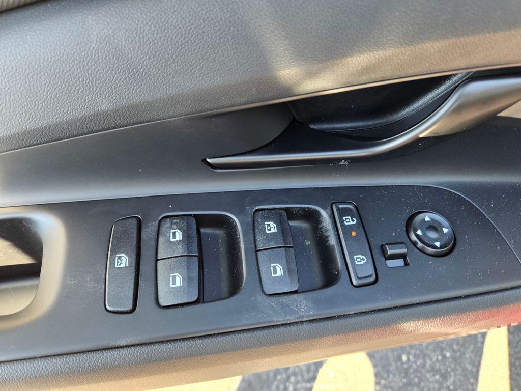 new 2025 Hyundai Elantra car, priced at $31,085