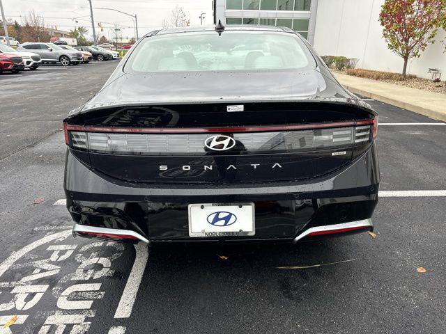 new 2025 Hyundai Sonata Hybrid car, priced at $39,115