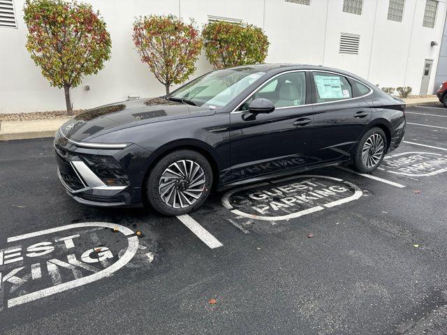 new 2025 Hyundai Sonata Hybrid car, priced at $39,115