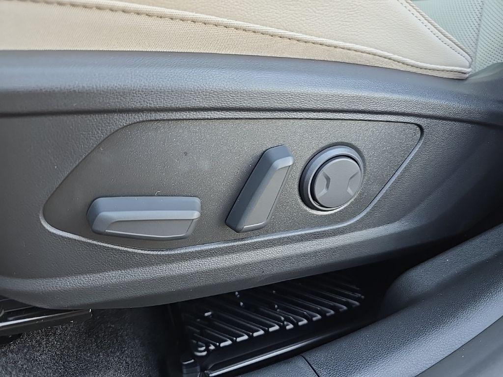 new 2025 Hyundai TUCSON Hybrid car, priced at $44,485