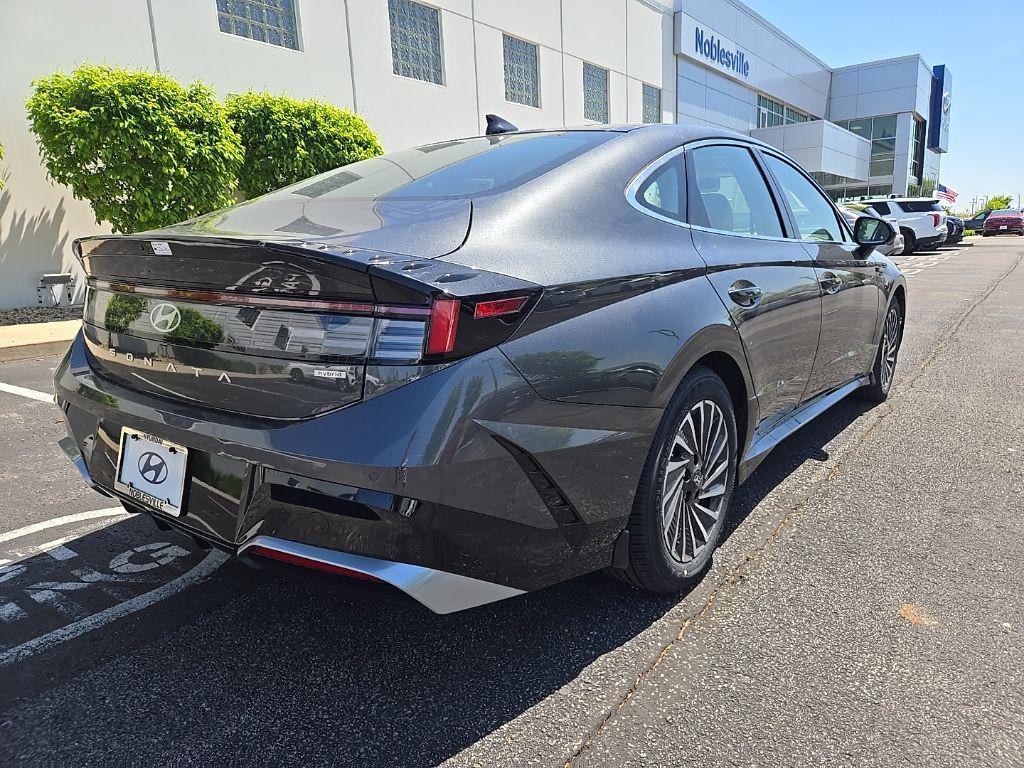 new 2025 Hyundai Sonata Hybrid car, priced at $39,460