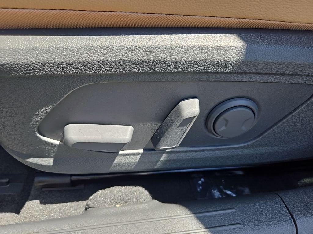 new 2025 Hyundai Sonata Hybrid car, priced at $39,460