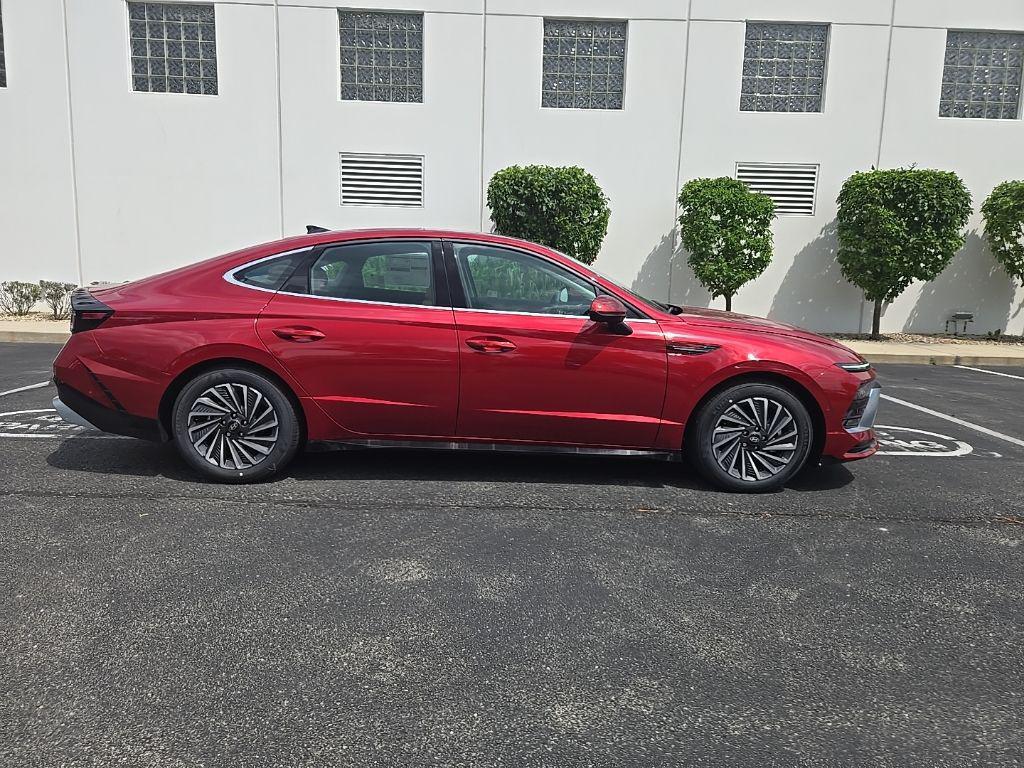 new 2025 Hyundai Sonata Hybrid car, priced at $39,970