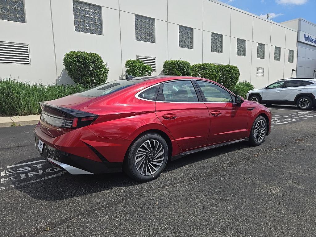 new 2025 Hyundai Sonata Hybrid car, priced at $39,970