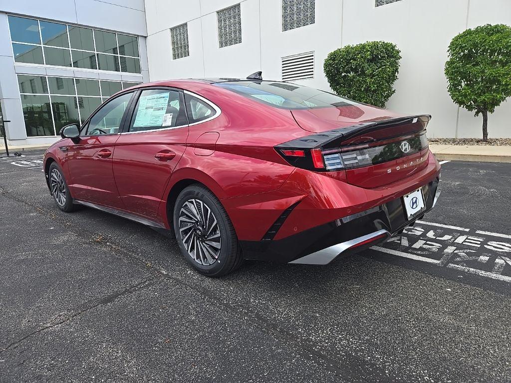 new 2025 Hyundai Sonata Hybrid car, priced at $39,970