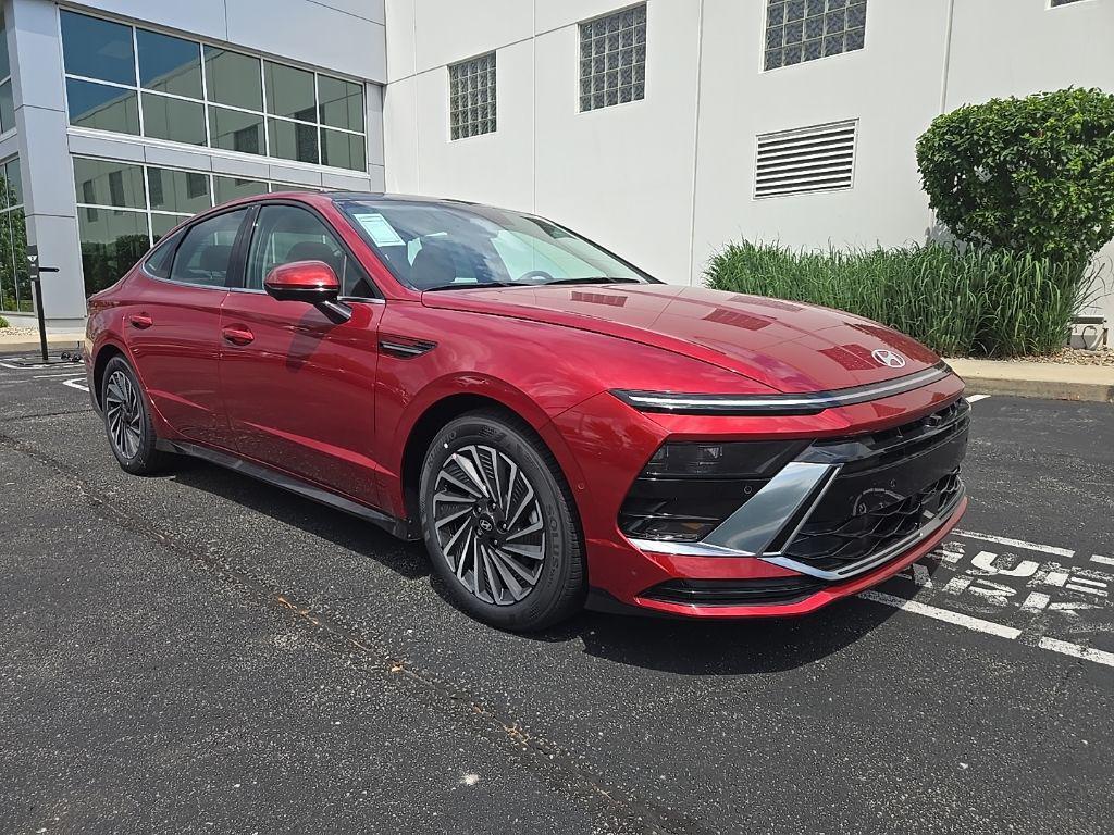 new 2025 Hyundai Sonata Hybrid car, priced at $39,970