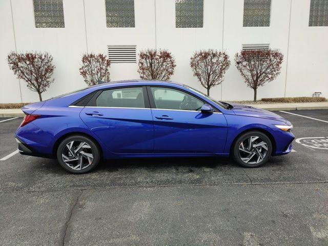 new 2025 Hyundai Elantra car, priced at $27,260