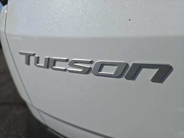 new 2025 Hyundai TUCSON Hybrid car, priced at $38,965