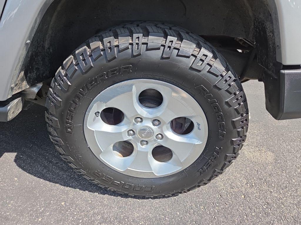 used 2015 Jeep Wrangler Unlimited car, priced at $15,416