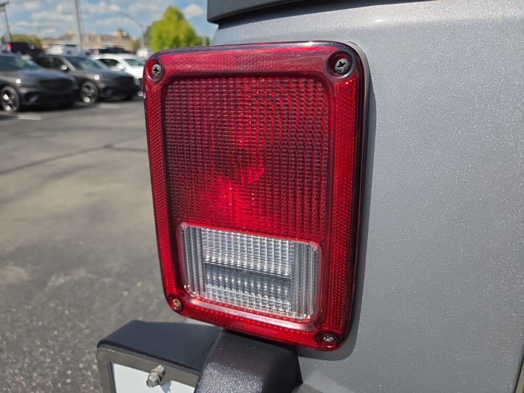 used 2015 Jeep Wrangler Unlimited car, priced at $15,416