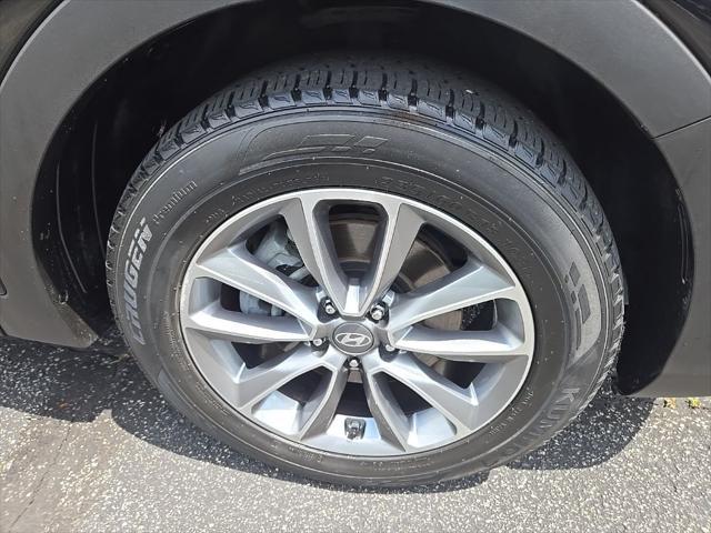 used 2018 Hyundai Santa Fe car, priced at $17,972