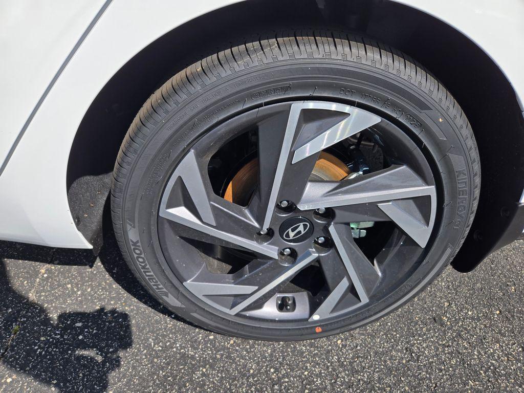 new 2025 Hyundai ELANTRA HEV car, priced at $32,060