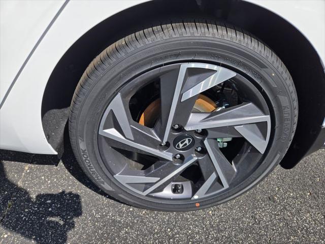 new 2025 Hyundai Elantra car, priced at $32,060