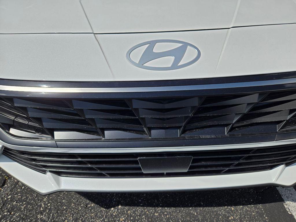 new 2025 Hyundai ELANTRA HEV car, priced at $32,060