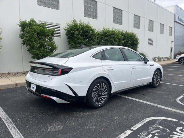 new 2025 Hyundai Sonata Hybrid car, priced at $39,960