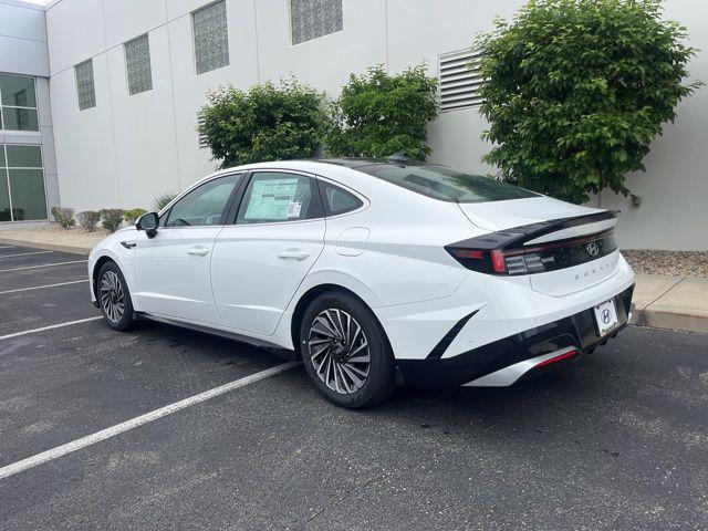 new 2025 Hyundai Sonata Hybrid car, priced at $39,960