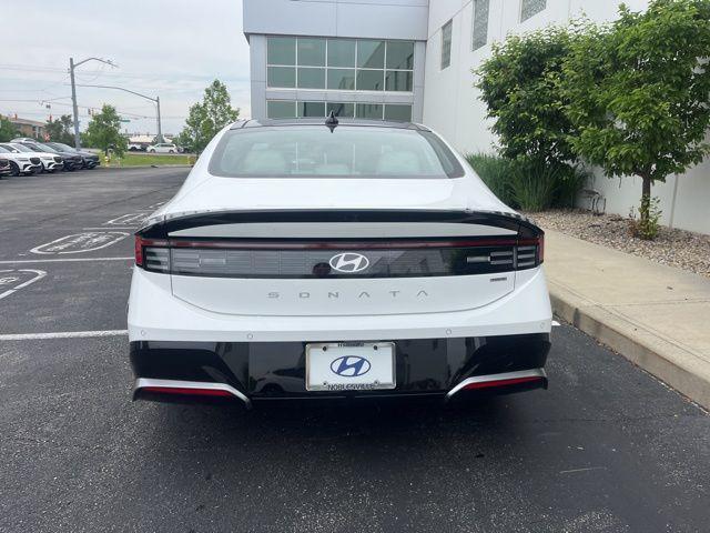 new 2025 Hyundai Sonata Hybrid car, priced at $39,960