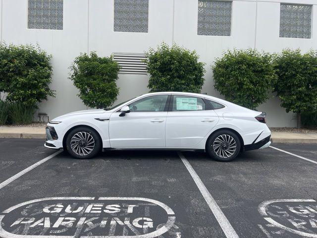 new 2025 Hyundai Sonata Hybrid car, priced at $39,960