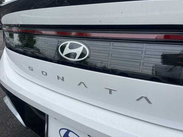 new 2025 Hyundai Sonata Hybrid car, priced at $39,960