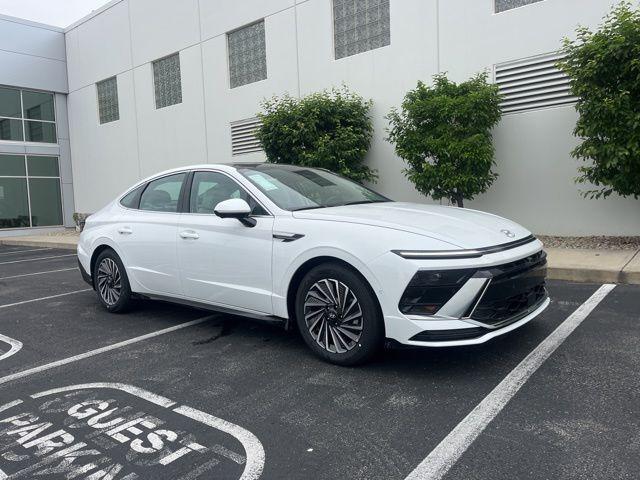 new 2025 Hyundai Sonata Hybrid car, priced at $39,960