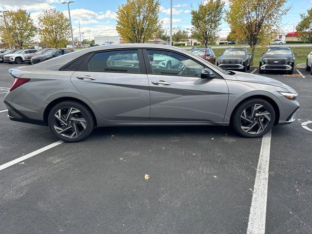 new 2025 Hyundai Elantra HEV car, priced at $28,775