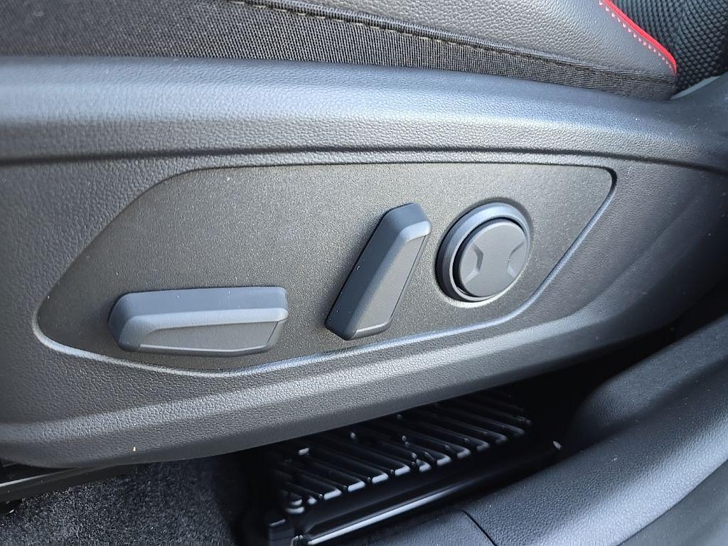 new 2025 Hyundai TUCSON Hybrid car, priced at $40,900