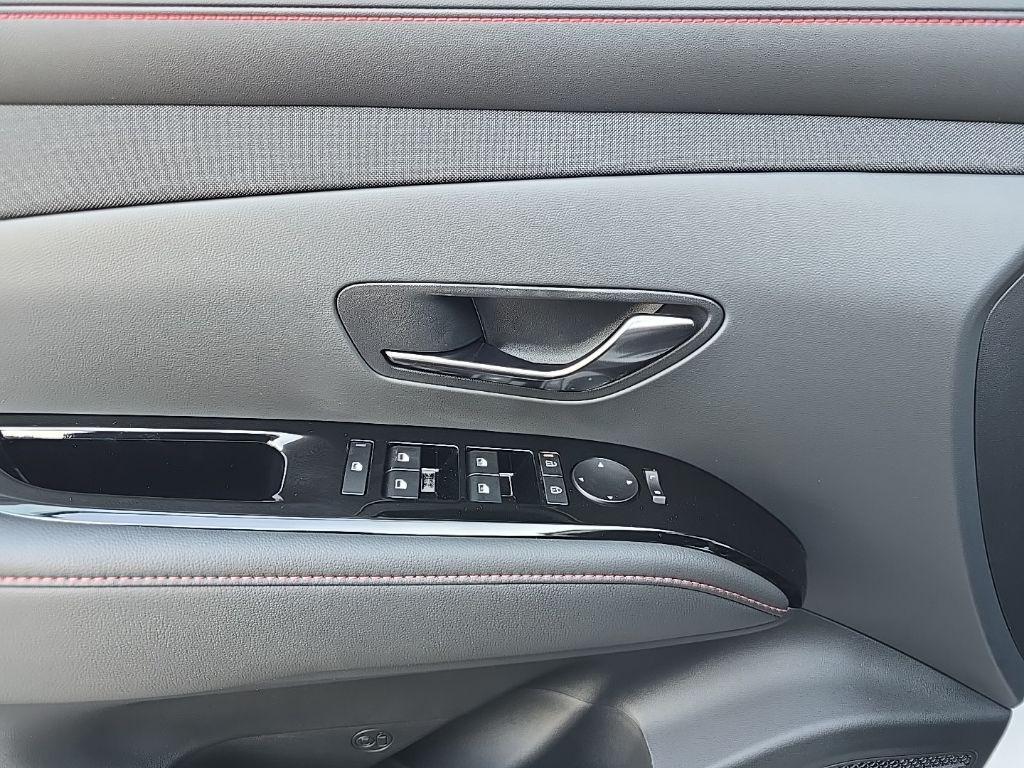 new 2025 Hyundai TUCSON Hybrid car, priced at $40,900