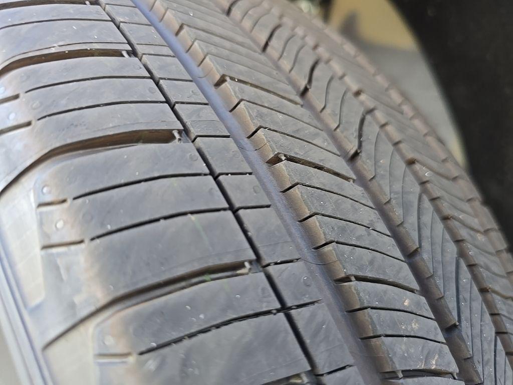 new 2025 Hyundai TUCSON Hybrid car, priced at $40,900