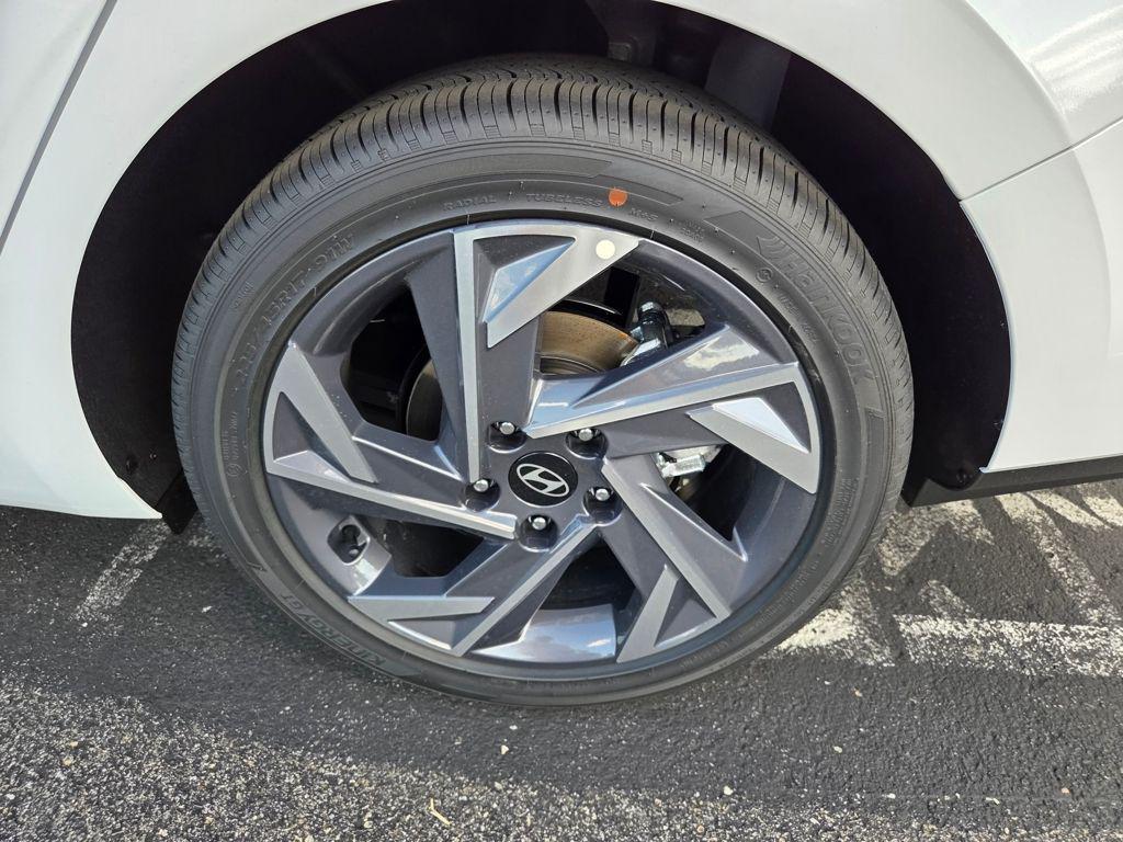 new 2025 Hyundai Elantra car, priced at $25,590