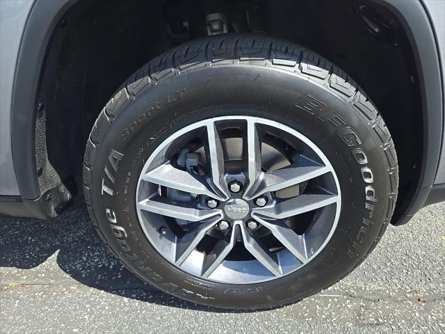 used 2018 Jeep Grand Cherokee car, priced at $15,524