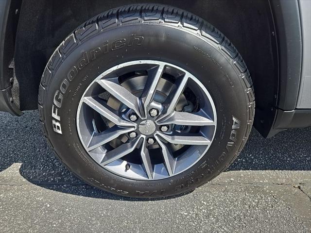 used 2018 Jeep Grand Cherokee car, priced at $15,524