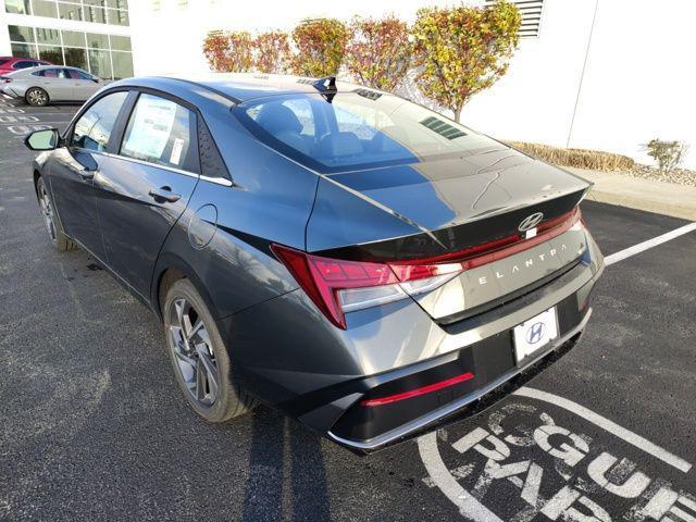 new 2025 Hyundai Elantra car, priced at $31,090