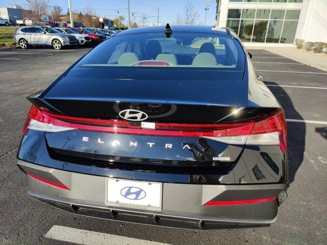 new 2025 Hyundai Elantra HEV car, priced at $26,740