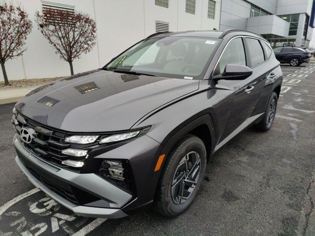 new 2025 Hyundai Tucson Hybrid car, priced at $35,280