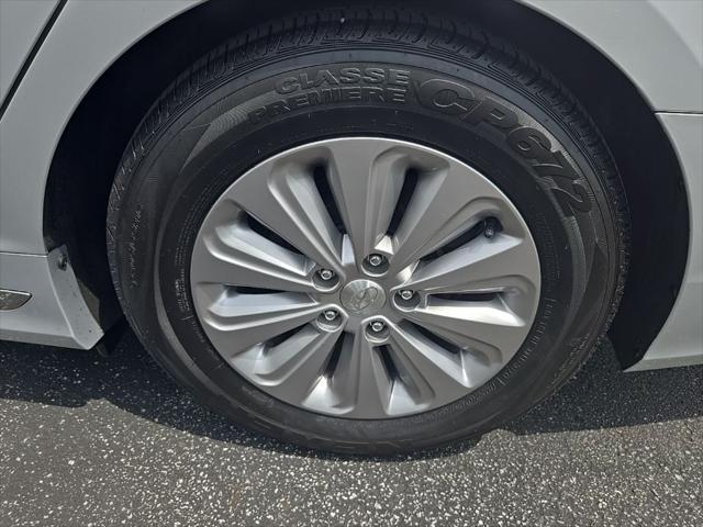 used 2016 Hyundai Sonata Hybrid car, priced at $8,990