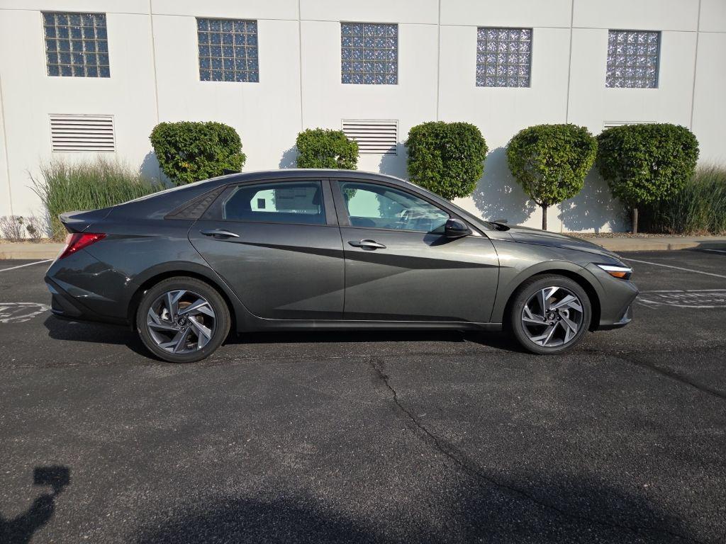 new 2025 Hyundai Elantra car, priced at $25,055