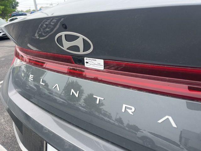 new 2025 Hyundai ELANTRA HEV car, priced at $27,280