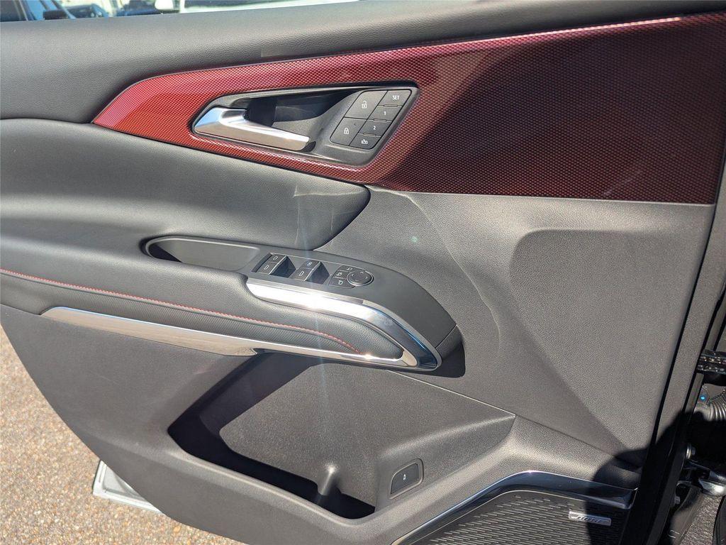 new 2026 Chevrolet Traverse car, priced at $56,375