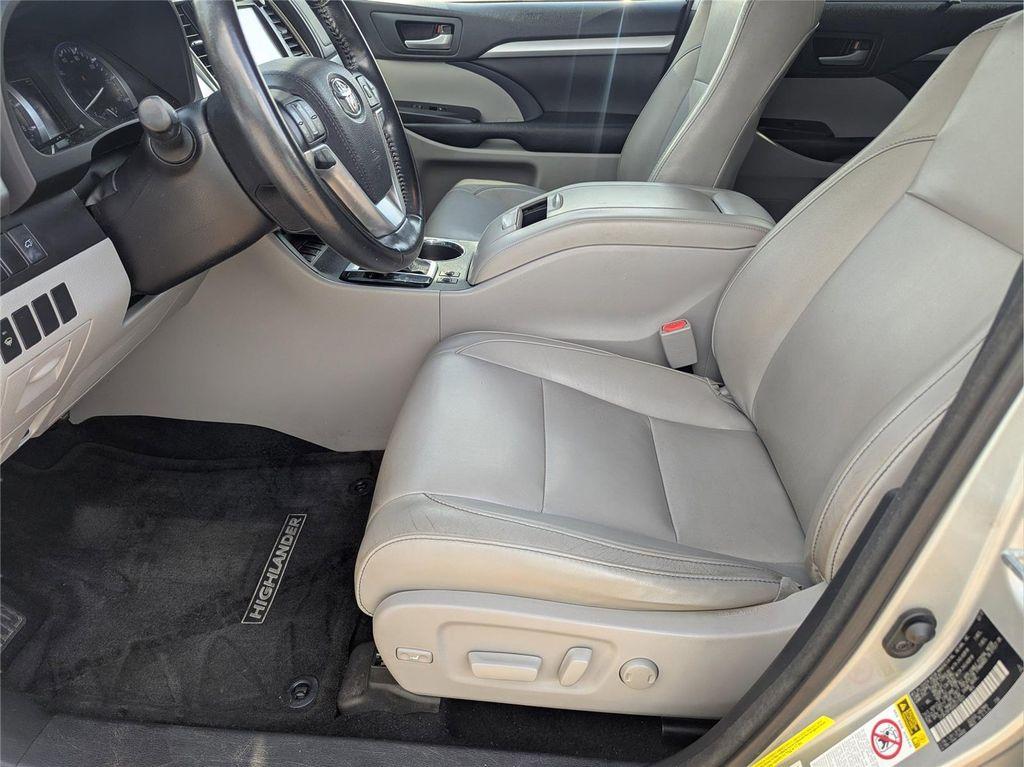 used 2017 Toyota Highlander car, priced at $17,899