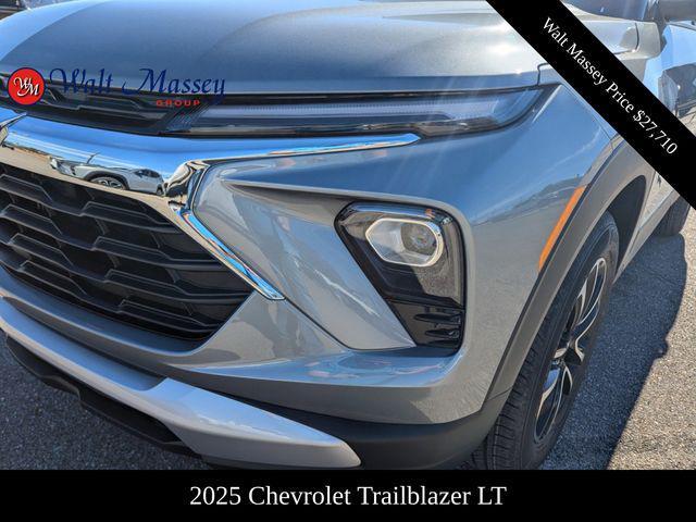 new 2025 Chevrolet TrailBlazer car, priced at $27,710