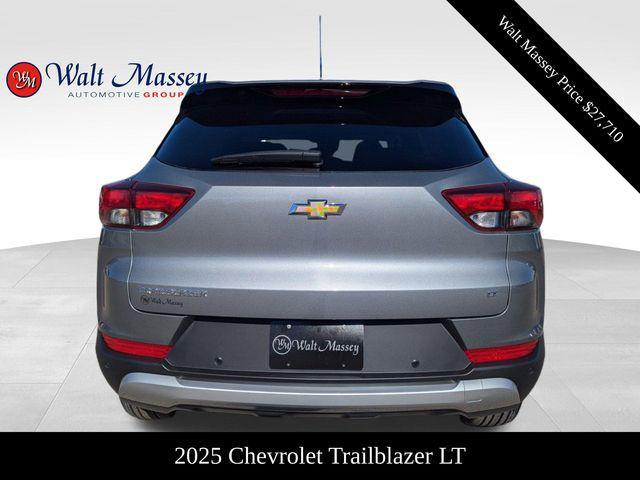 new 2025 Chevrolet TrailBlazer car, priced at $27,710